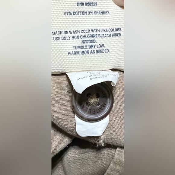 Magellan Outdoors Brown Women’s Shorts (Sz 6) - Picture 4 of 12